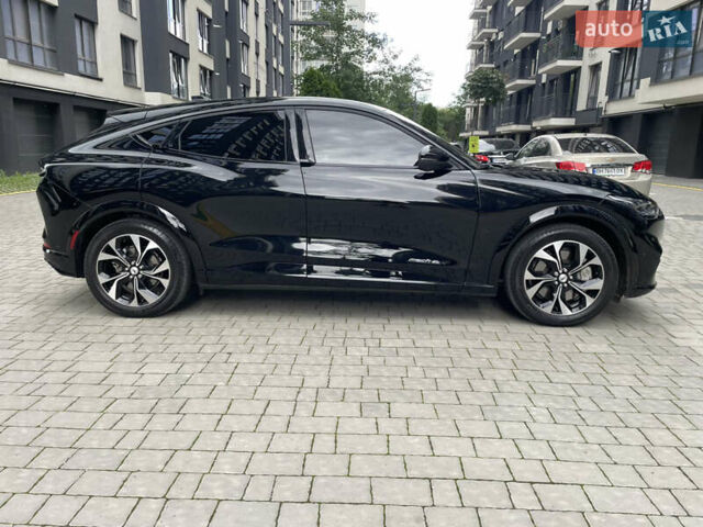 Черный Форд Mustang Mach-E, объемом двигателя 0 л и пробегом 17 тыс. км за 29999 $, фото 7 на Automoto.ua