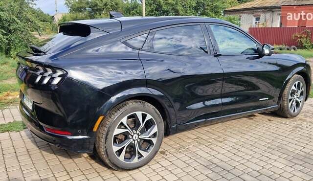 Черный Форд Mustang Mach-E, объемом двигателя 0 л и пробегом 13 тыс. км за 26500 $, фото 4 на Automoto.ua
