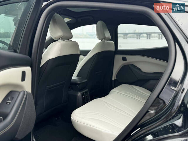 Черный Форд Mustang Mach-E, объемом двигателя 0 л и пробегом 26 тыс. км за 29900 $, фото 27 на Automoto.ua