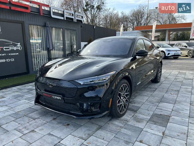 Черный Форд Mustang Mach-E, объемом двигателя 0 л и пробегом 15 тыс. км за 37000 $, фото 3 на Automoto.ua