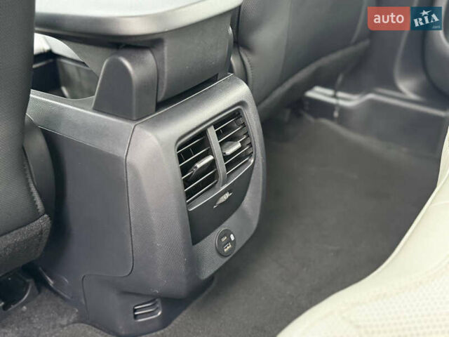 Черный Форд Mustang Mach-E, объемом двигателя 0 л и пробегом 26 тыс. км за 29900 $, фото 28 на Automoto.ua