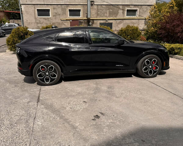 Черный Форд Mustang Mach-E, объемом двигателя 0 л и пробегом 25 тыс. км за 36000 $, фото 2 на Automoto.ua