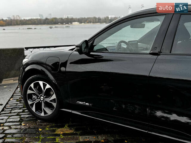 Черный Форд Mustang Mach-E, объемом двигателя 0 л и пробегом 26 тыс. км за 29900 $, фото 11 на Automoto.ua