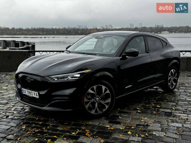 Черный Форд Mustang Mach-E, объемом двигателя 0 л и пробегом 26 тыс. км за 29900 $, фото 2 на Automoto.ua