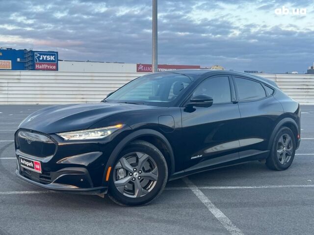 Черный Форд Mustang Mach-E, объемом двигателя 0 л и пробегом 26 тыс. км за 27590 $, фото 2 на Automoto.ua
