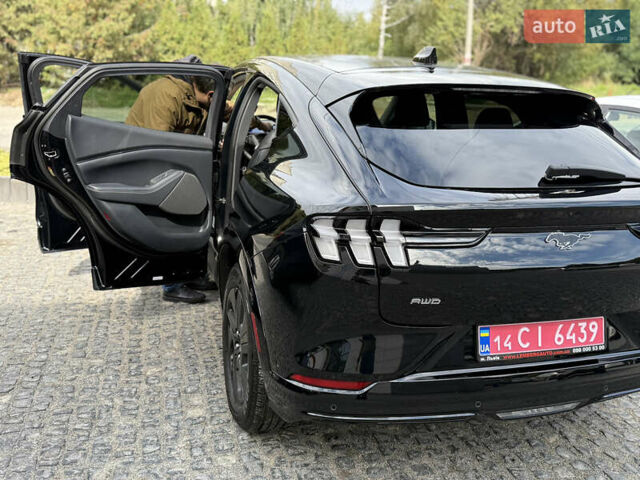 Черный Форд Mustang Mach-E, объемом двигателя 0 л и пробегом 15 тыс. км за 29999 $, фото 5 на Automoto.ua