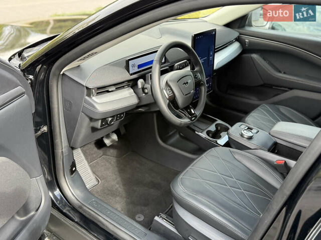 Черный Форд Mustang Mach-E, объемом двигателя 0 л и пробегом 15 тыс. км за 29999 $, фото 11 на Automoto.ua