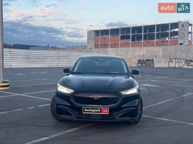 Черный Форд Mustang Mach-E, объемом двигателя 0 л и пробегом 26 тыс. км за 27590 $, фото 5 на Automoto.ua