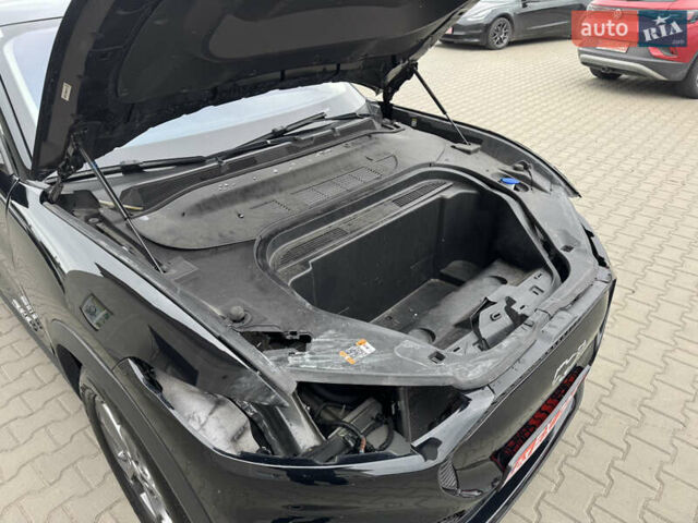 Черный Форд Mustang Mach-E, объемом двигателя 0 л и пробегом 74 тыс. км за 17400 $, фото 15 на Automoto.ua