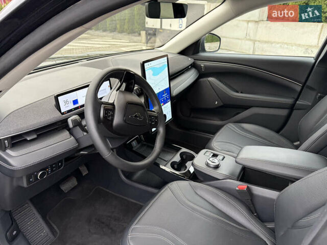 Черный Форд Mustang Mach-E, объемом двигателя 0 л и пробегом 10 тыс. км за 26999 $, фото 31 на Automoto.ua