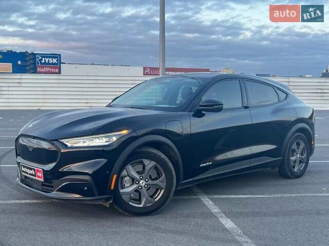 Черный Форд Mustang Mach-E, объемом двигателя 0 л и пробегом 26 тыс. км за 27590 $, фото 3 на Automoto.ua