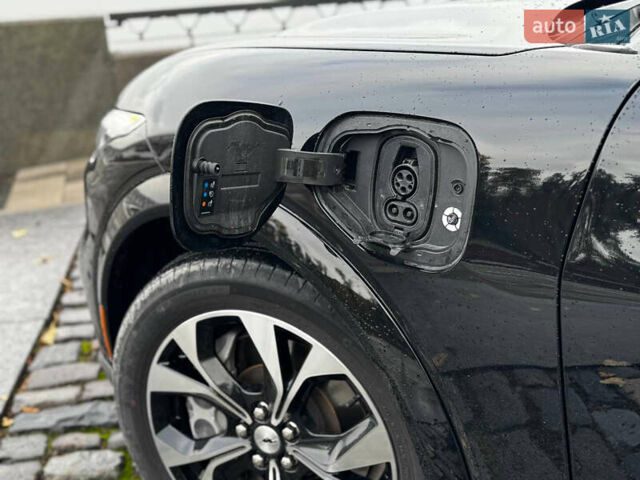 Черный Форд Mustang Mach-E, объемом двигателя 0 л и пробегом 26 тыс. км за 29900 $, фото 14 на Automoto.ua