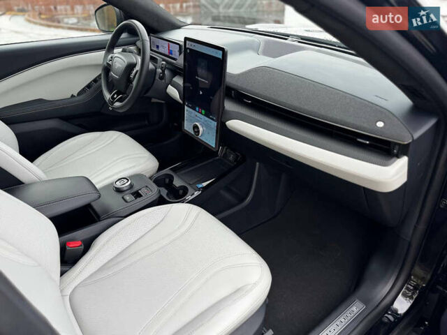 Черный Форд Mustang Mach-E, объемом двигателя 0 л и пробегом 26 тыс. км за 29900 $, фото 36 на Automoto.ua