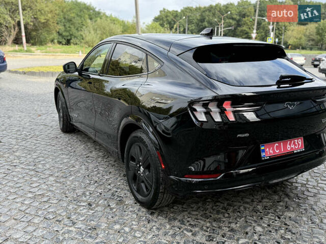 Черный Форд Mustang Mach-E, объемом двигателя 0 л и пробегом 15 тыс. км за 29999 $, фото 4 на Automoto.ua
