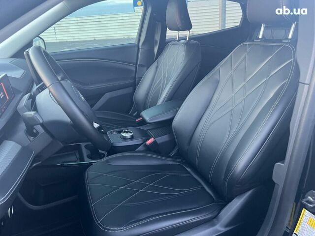 Черный Форд Mustang Mach-E, объемом двигателя 0 л и пробегом 26 тыс. км за 27590 $, фото 24 на Automoto.ua