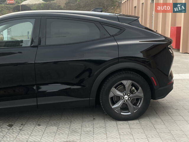 Чорний Форд Mustang Mach-E, об'ємом двигуна 0 л та пробігом 14 тис. км за 24000 $, фото 25 на Automoto.ua