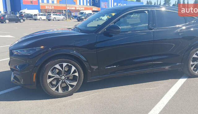 Черный Форд Mustang Mach-E, объемом двигателя 0 л и пробегом 22 тыс. км за 32500 $, фото 2 на Automoto.ua