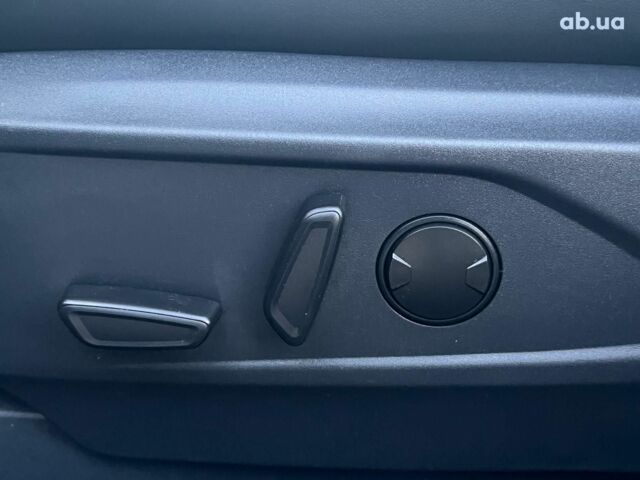 Черный Форд Mustang Mach-E, объемом двигателя 0 л и пробегом 26 тыс. км за 27590 $, фото 20 на Automoto.ua