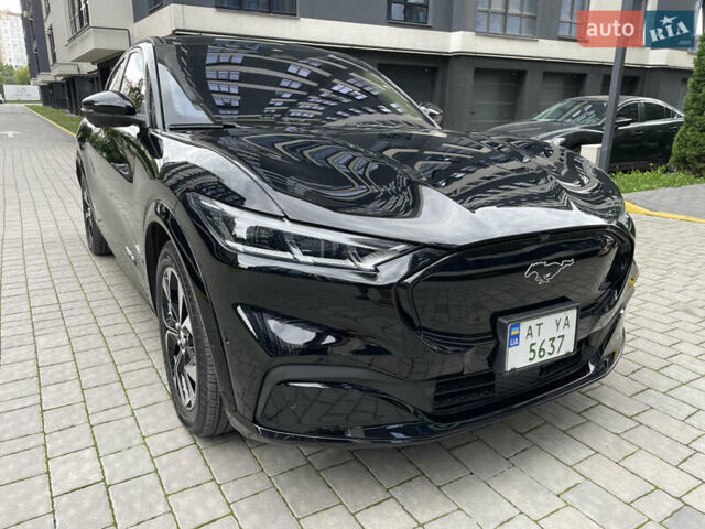 Черный Форд Mustang Mach-E, объемом двигателя 0 л и пробегом 17 тыс. км за 29999 $, фото 3 на Automoto.ua