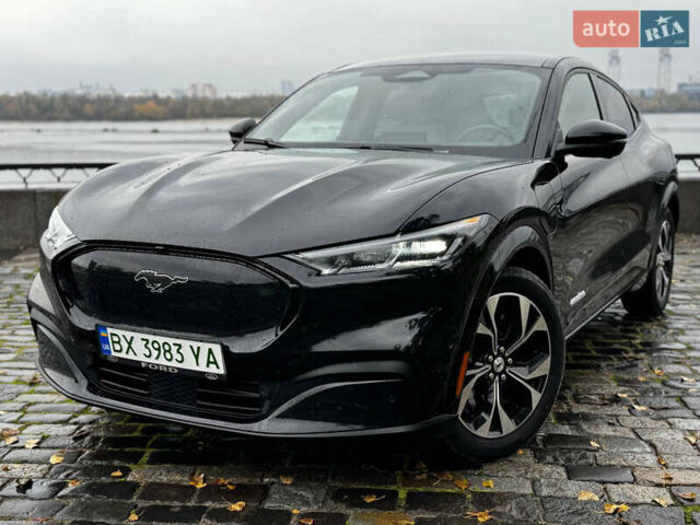 Черный Форд Mustang Mach-E, объемом двигателя 0 л и пробегом 26 тыс. км за 29900 $, фото 3 на Automoto.ua