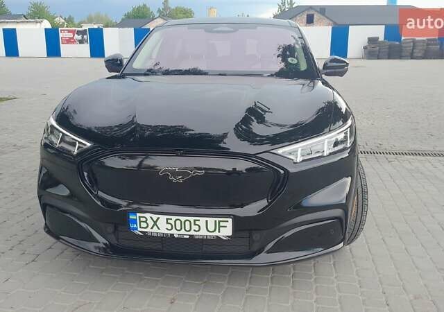 Чорний Форд Mustang Mach-E, об'ємом двигуна 0 л та пробігом 27 тис. км за 26900 $, фото 3 на Automoto.ua