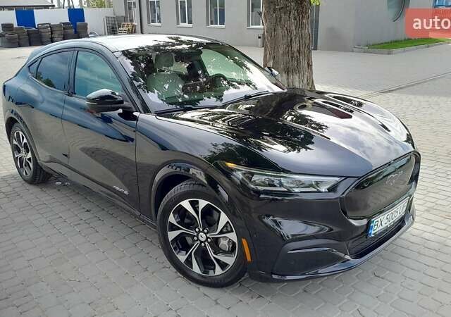Чорний Форд Mustang Mach-E, об'ємом двигуна 0 л та пробігом 27 тис. км за 26900 $, фото 7 на Automoto.ua