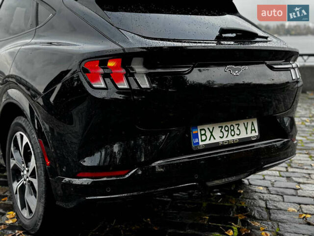 Черный Форд Mustang Mach-E, объемом двигателя 0 л и пробегом 26 тыс. км за 29900 $, фото 10 на Automoto.ua