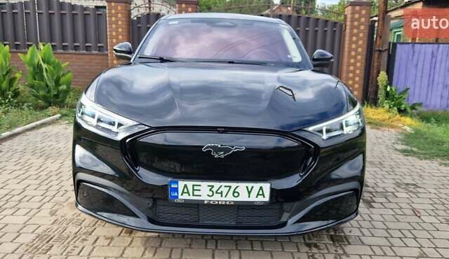 Черный Форд Mustang Mach-E, объемом двигателя 0 л и пробегом 13 тыс. км за 26500 $, фото 2 на Automoto.ua