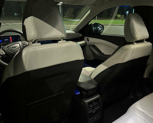 Чорний Форд Mustang Mach-E, об'ємом двигуна 0 л та пробігом 13 тис. км за 31500 $, фото 12 на Automoto.ua