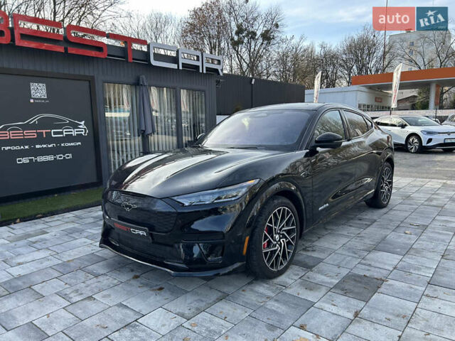 Черный Форд Mustang Mach-E, объемом двигателя 0 л и пробегом 15 тыс. км за 37000 $, фото 2 на Automoto.ua