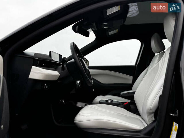 Черный Форд Mustang Mach-E, объемом двигателя 0 л и пробегом 26 тыс. км за 29900 $, фото 19 на Automoto.ua