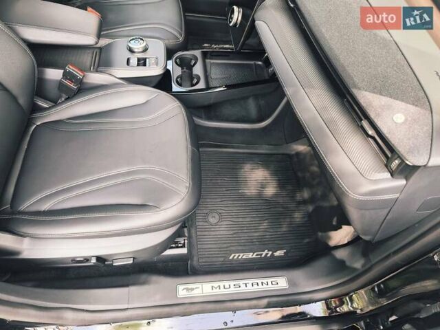 Черный Форд Mustang Mach-E, объемом двигателя 0 л и пробегом 9 тыс. км за 26777 $, фото 17 на Automoto.ua