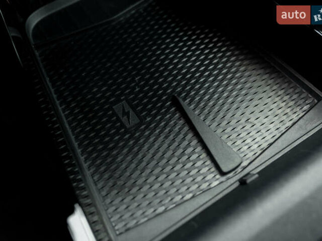 Чорний Форд Mustang Mach-E, об'ємом двигуна 0 л та пробігом 29 тис. км за 28000 $, фото 13 на Automoto.ua