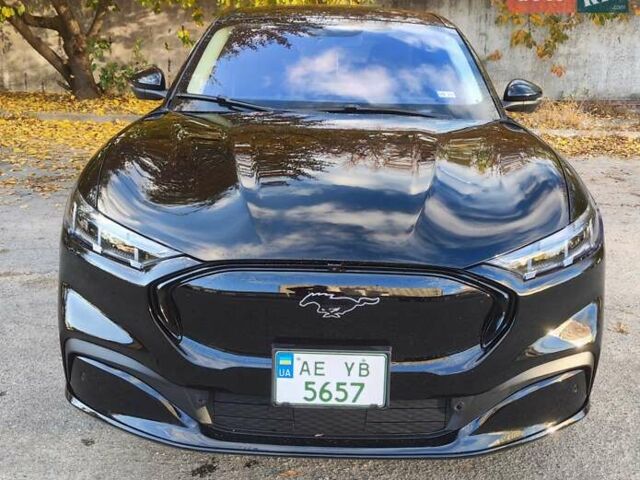 Чорний Форд Mustang Mach-E, об'ємом двигуна 0 л та пробігом 6 тис. км за 32500 $, фото 5 на Automoto.ua