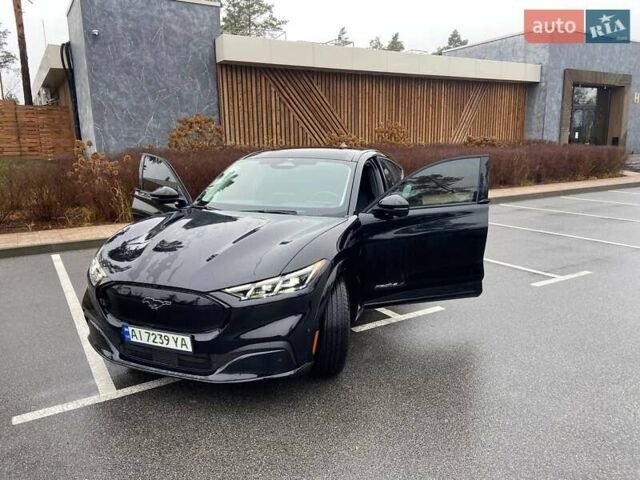 Черный Форд Mustang Mach-E, объемом двигателя 0 л и пробегом 22 тыс. км за 26999 $, фото 2 на Automoto.ua