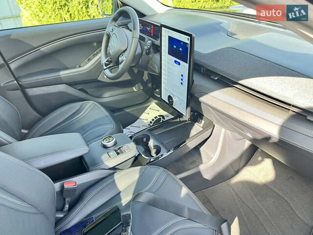 Черный Форд Mustang Mach-E, объемом двигателя 0 л и пробегом 24 тыс. км за 29900 $, фото 90 на Automoto.ua