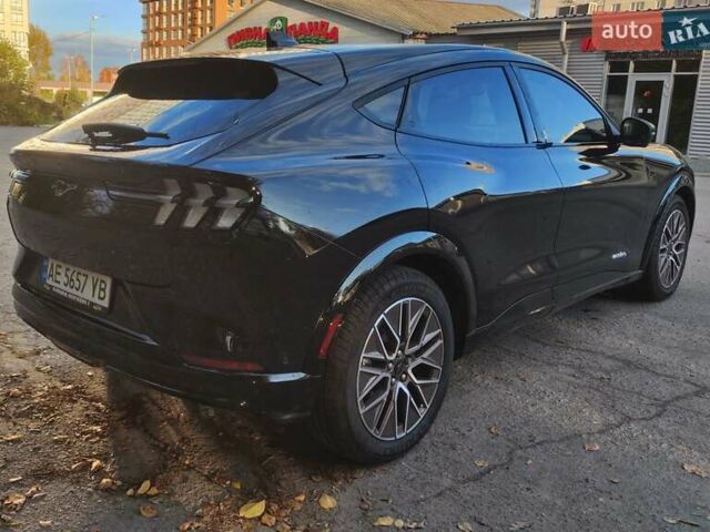Чорний Форд Mustang Mach-E, об'ємом двигуна 0 л та пробігом 6 тис. км за 32500 $, фото 4 на Automoto.ua