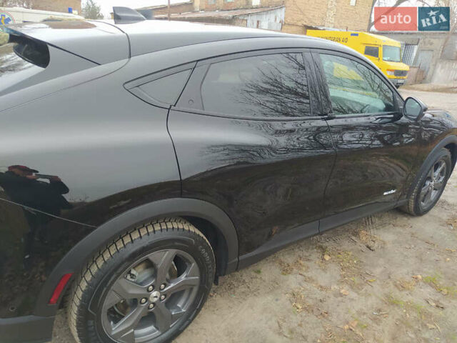 Черный Форд Mustang Mach-E, объемом двигателя 0 л и пробегом 3 тыс. км за 29900 $, фото 3 на Automoto.ua