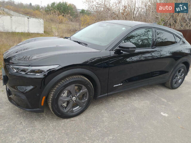 Черный Форд Mustang Mach-E, объемом двигателя 0 л и пробегом 3 тыс. км за 29900 $, фото 5 на Automoto.ua