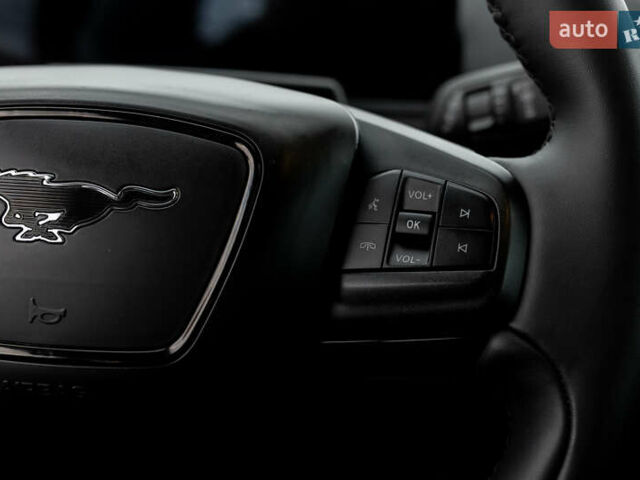 Чорний Форд Mustang Mach-E, об'ємом двигуна 0 л та пробігом 29 тис. км за 28000 $, фото 12 на Automoto.ua