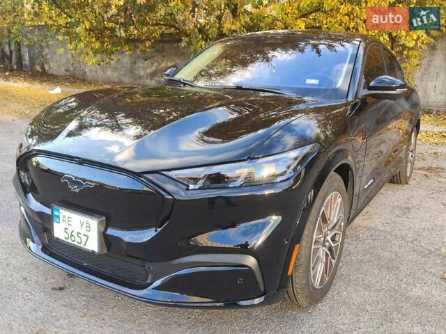 Чорний Форд Mustang Mach-E, об'ємом двигуна 0 л та пробігом 6 тис. км за 32500 $, фото 1 на Automoto.ua