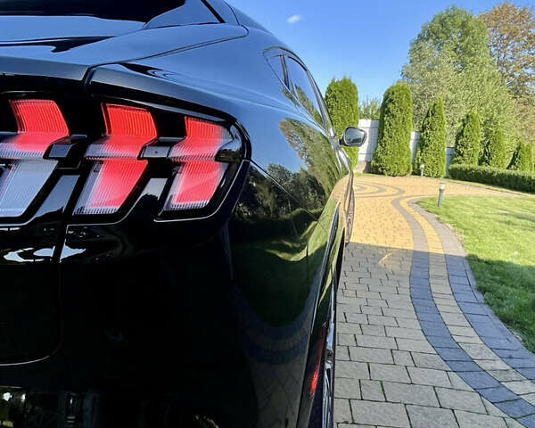 Черный Форд Mustang Mach-E, объемом двигателя 0 л и пробегом 24 тыс. км за 29900 $, фото 60 на Automoto.ua