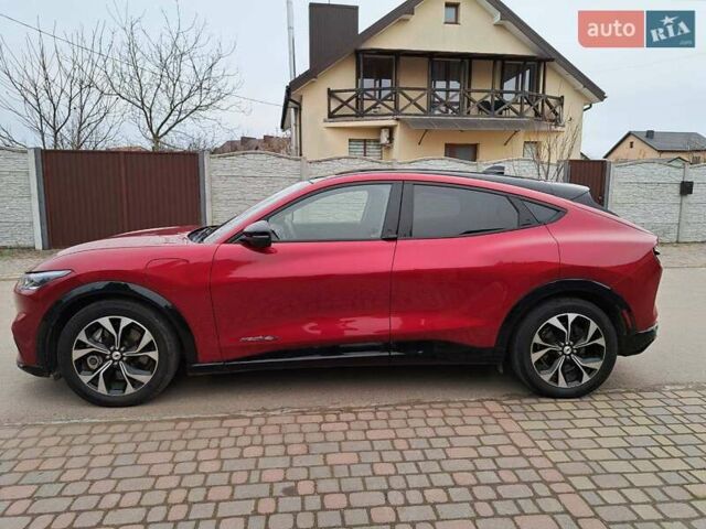 Красный Форд Mustang Mach-E, объемом двигателя 0 л и пробегом 145 тыс. км за 20900 $, фото 8 на Automoto.ua