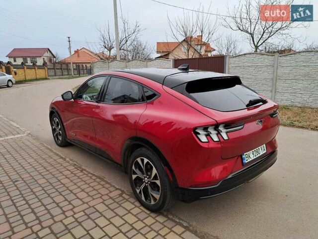 Красный Форд Mustang Mach-E, объемом двигателя 0 л и пробегом 145 тыс. км за 20900 $, фото 10 на Automoto.ua