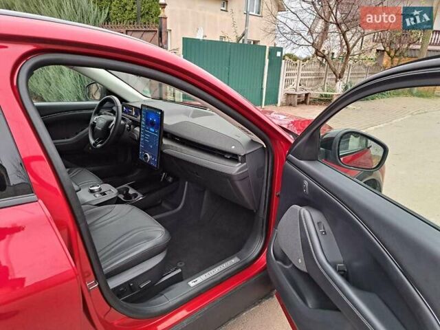 Красный Форд Mustang Mach-E, объемом двигателя 0 л и пробегом 145 тыс. км за 20900 $, фото 14 на Automoto.ua