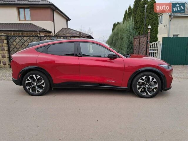 Красный Форд Mustang Mach-E, объемом двигателя 0 л и пробегом 145 тыс. км за 20900 $, фото 5 на Automoto.ua