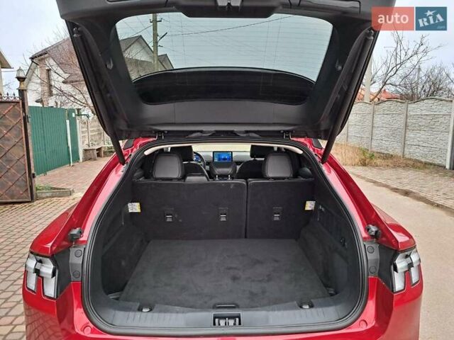 Красный Форд Mustang Mach-E, объемом двигателя 0 л и пробегом 145 тыс. км за 20900 $, фото 11 на Automoto.ua