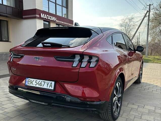 Красный Форд Mustang Mach-E, объемом двигателя 0 л и пробегом 41 тыс. км за 31999 $, фото 5 на Automoto.ua