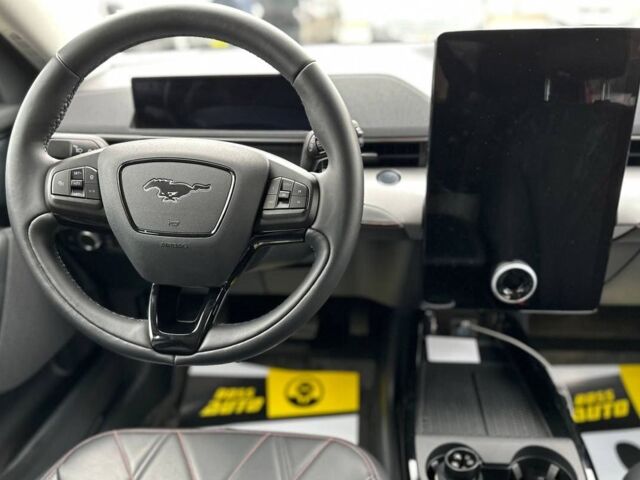 Красный Форд Mustang Mach-E, объемом двигателя 75 л и пробегом 16 тыс. км за 28500 $, фото 11 на Automoto.ua