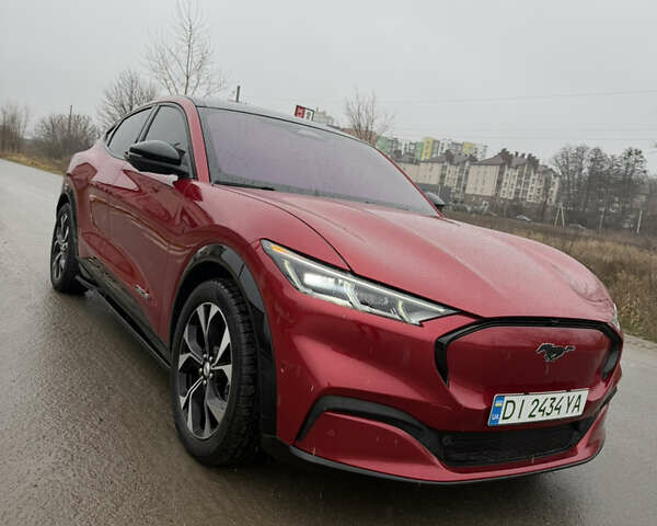Красный Форд Mustang Mach-E, объемом двигателя 0 л и пробегом 52 тыс. км за 25500 $, фото 1 на Automoto.ua
